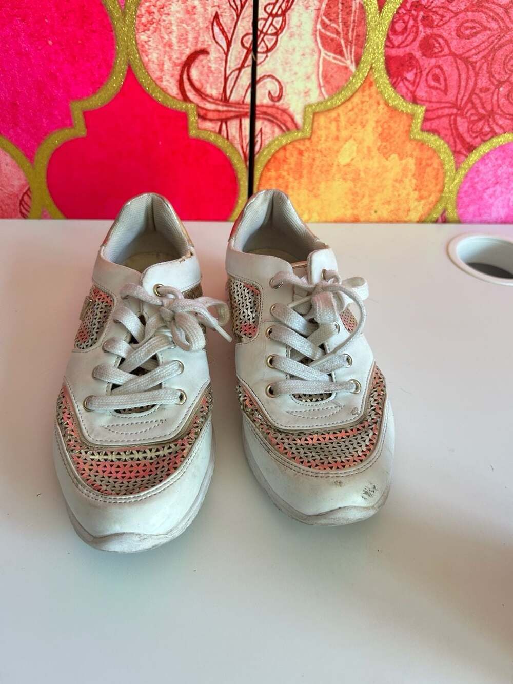 Guess Women's White and Gold Cutout Metallic Lace-Up Casual Sneakers